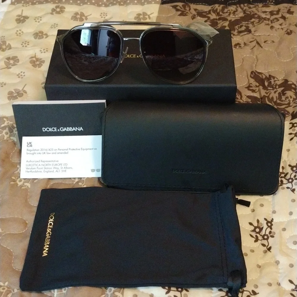 🇮🇹  Dolce & Gabbana Sunglasses Color Is Bronze Not Gold